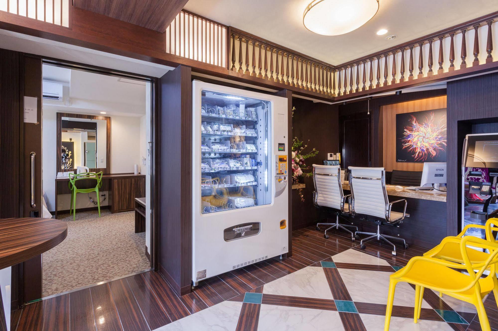 Kariyushi LCH. Premium Hotel Naha Esterno foto
